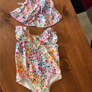🩷6 for $20🩷 H&M Floral Swimwear Set 9-12 Months